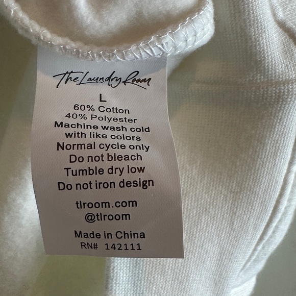 The Laundry Room Art Apres Coca-Cola Lips Graphic Relaxed Crewneck Sweatshirt - Picture 11 of 12